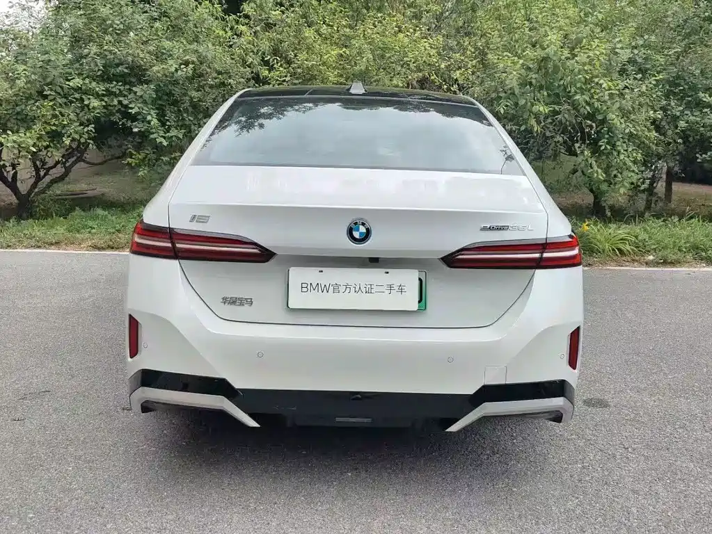 BMW i5 2025 — фото 4