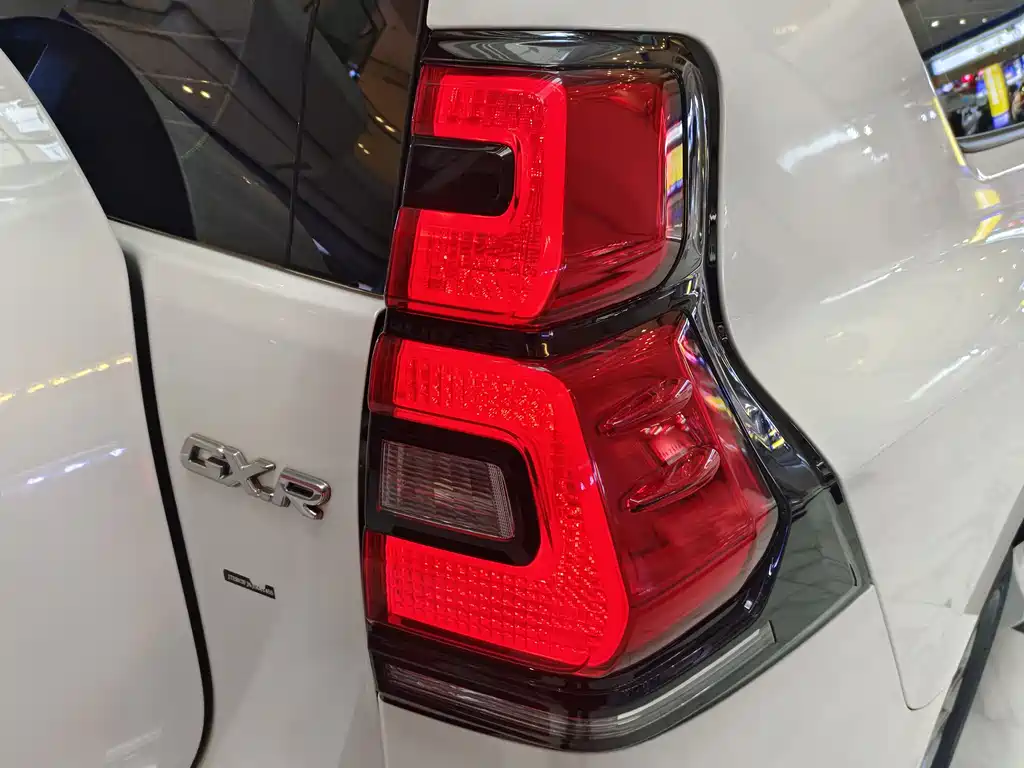 Toyota Prado 2018 — фото 16