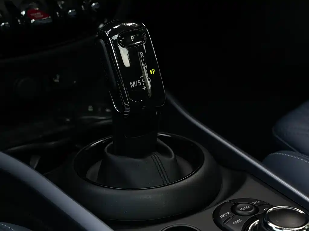 MINI Clubman 2021 — фото 10