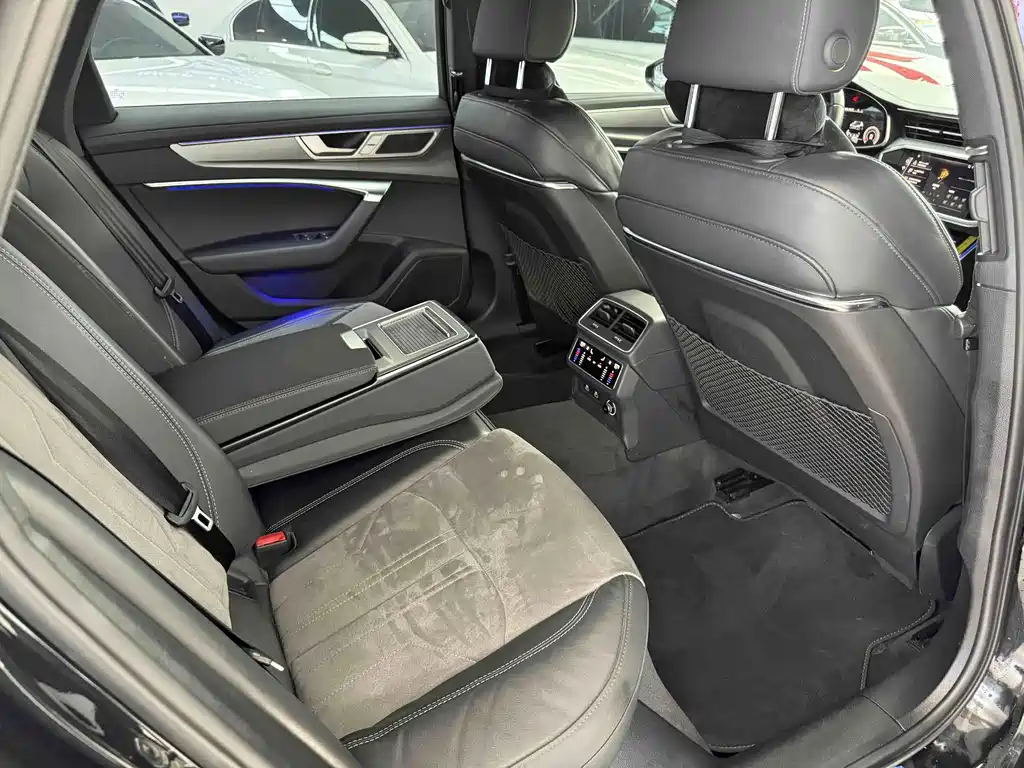 Audi A6L 2024 — фото 18
