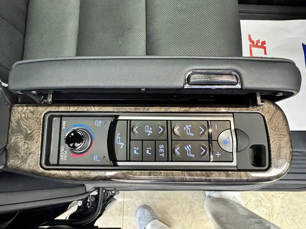 Toyota Alphard 2022 — фото 22