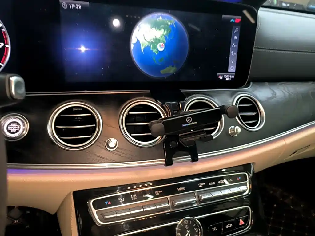 Mercedes-Benz E-Class 2017 — фото 13
