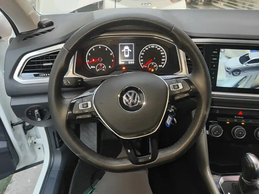 Volkswagen T-Roc 2019 — фото 11