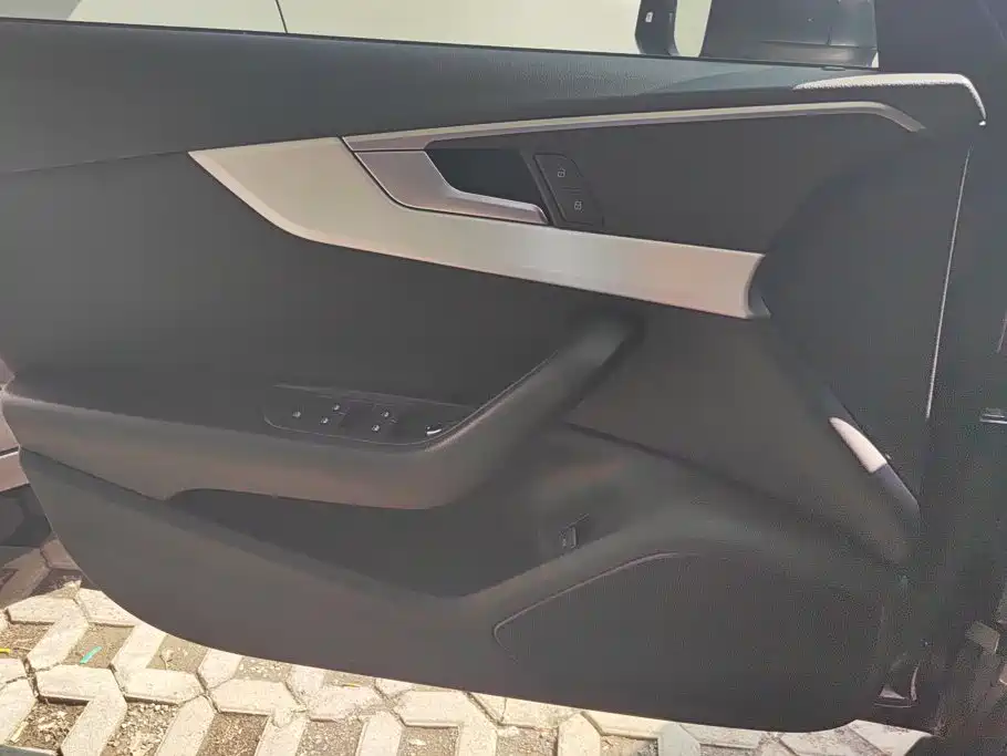 Audi A4L 2021