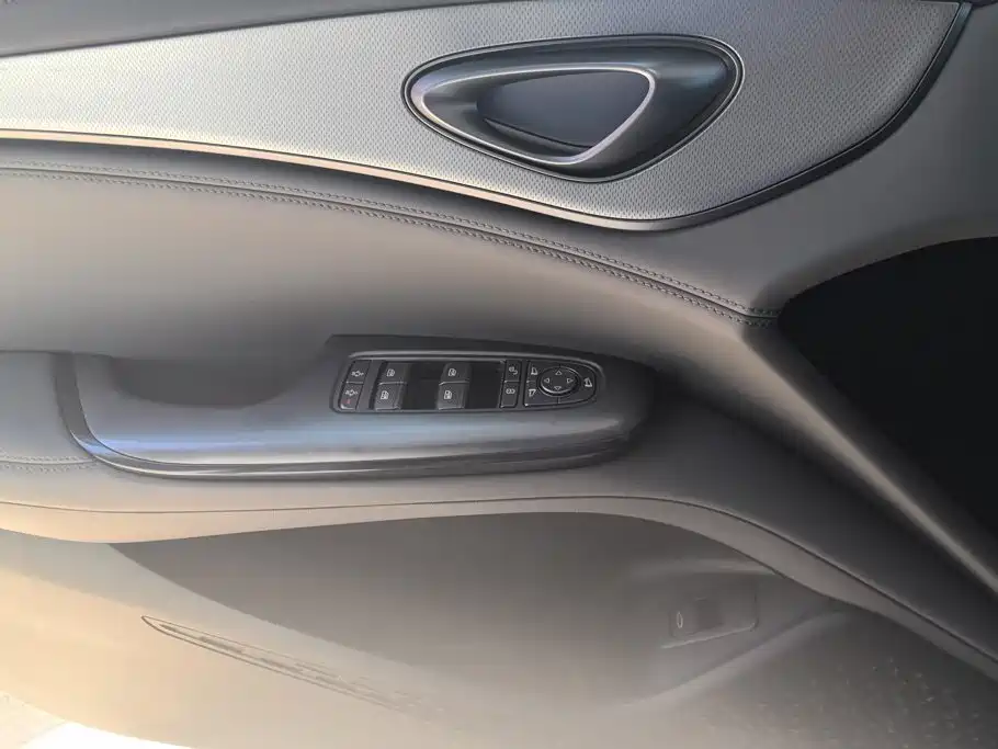 BYD Seal 07 DM-i 2024 — фото 7