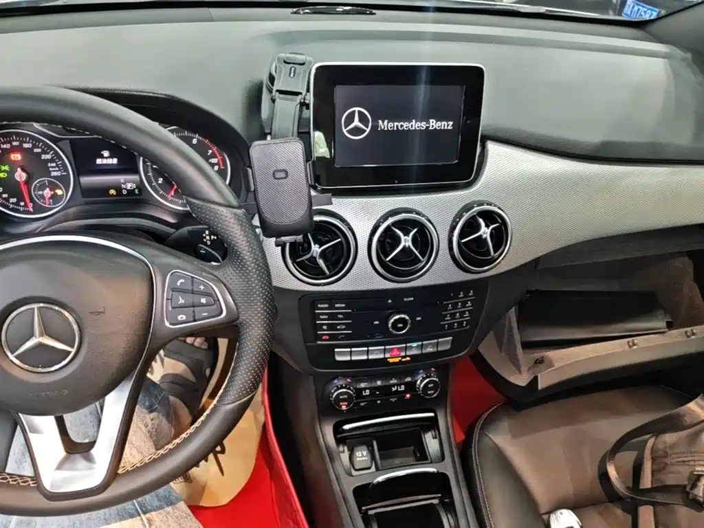 Mercedes-Benz B-Class 2015 — фото 13