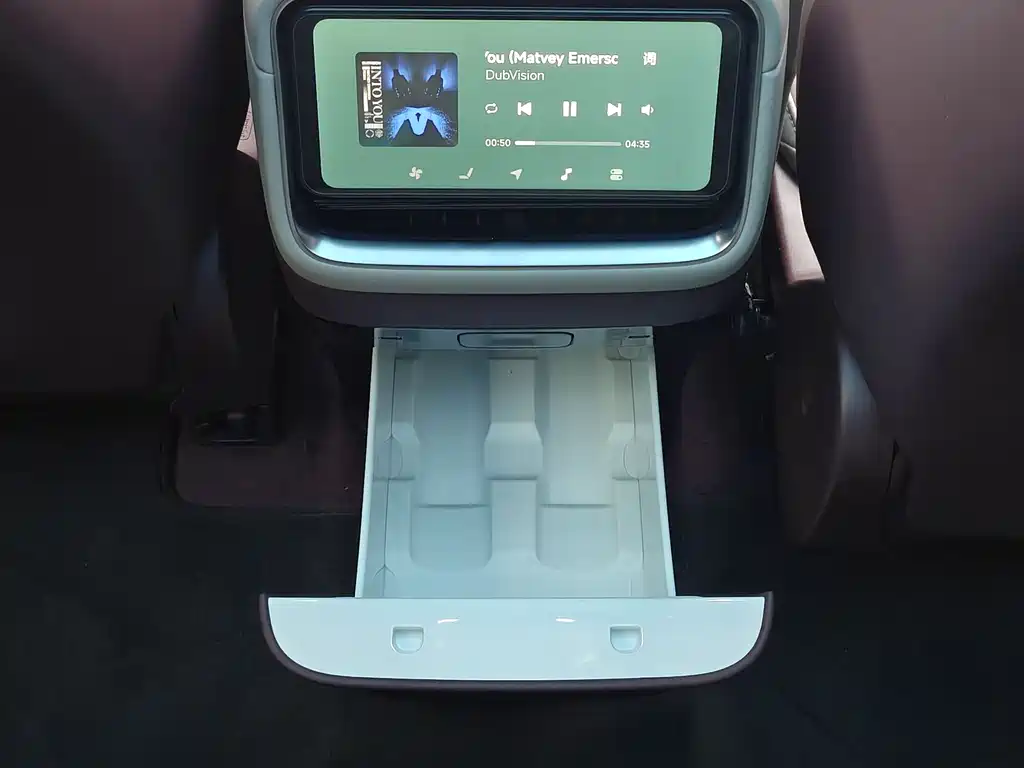Xiaomi YU7 2025 — фото 10