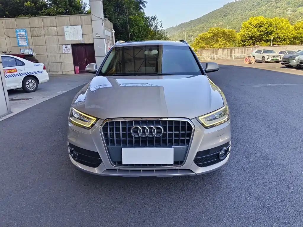 Audi Q3 2015