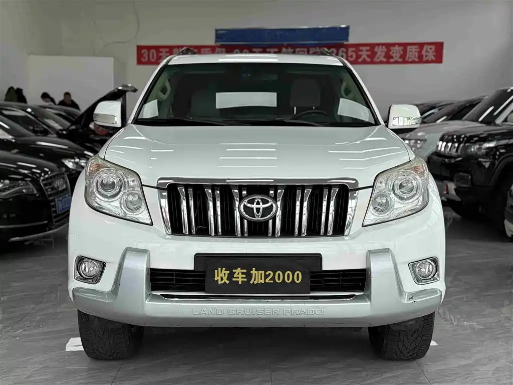 Toyota Prado 2011 — фото 1
