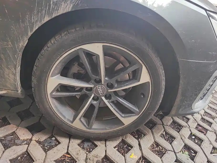 Audi A4L 2021