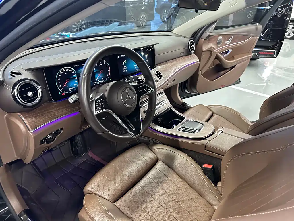 Mercedes-Benz E-Class 2021 — фото 13