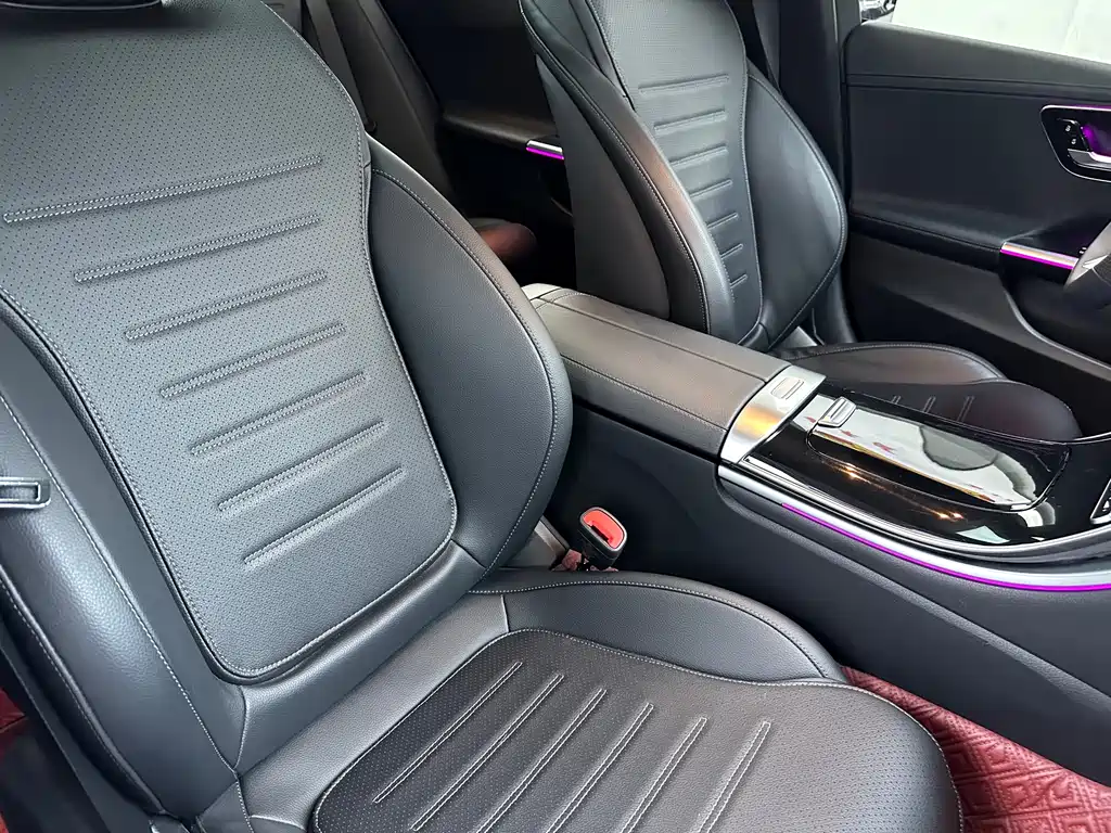 Mercedes-Benz C-Class 2023 — фото 16
