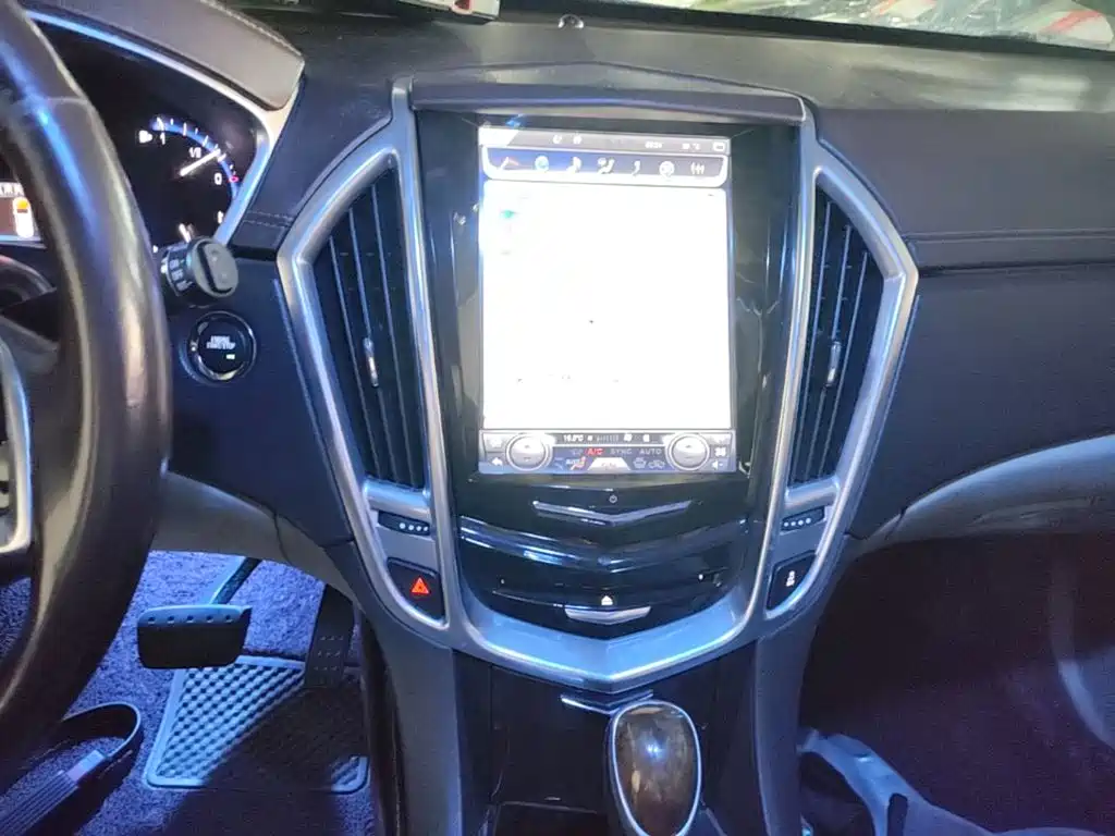 Cadillac SRX 2015 — фото 13