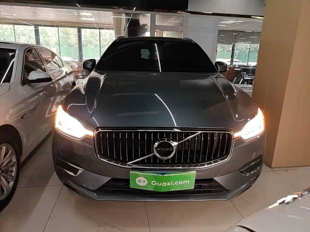 Volvo XC60 2020 — фото 3