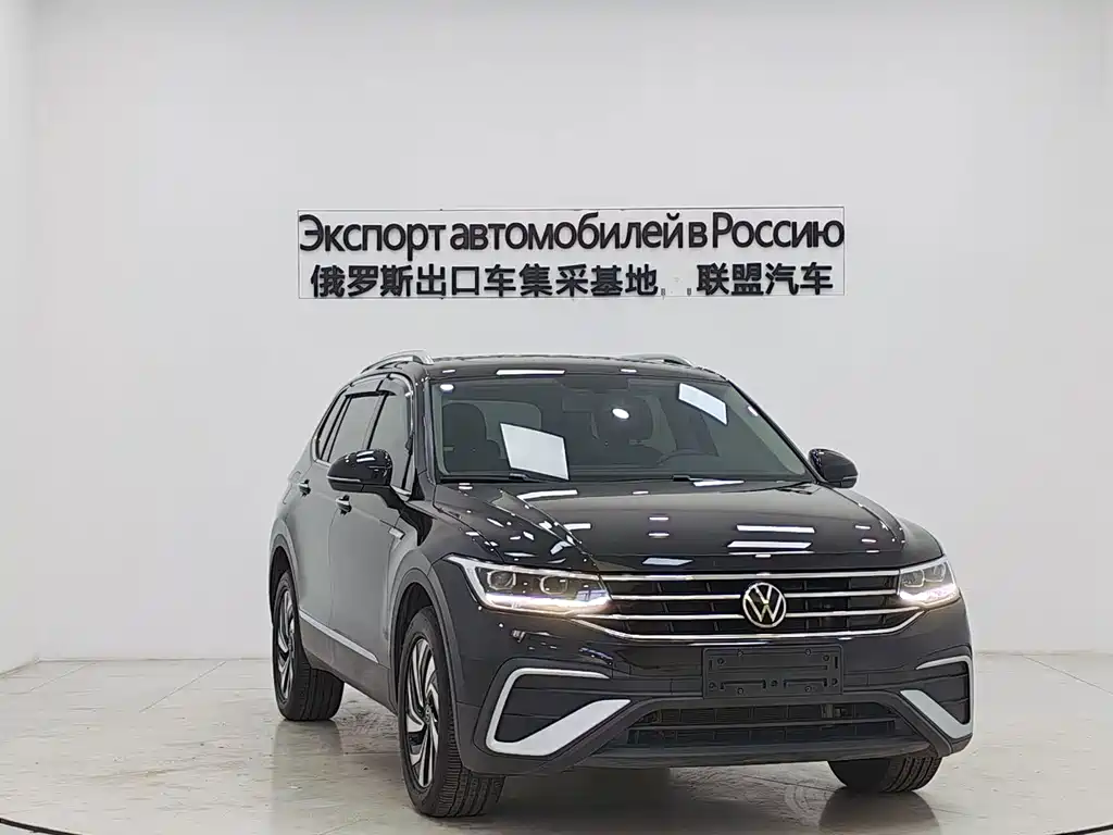 Volkswagen Tiguan L 2023 — фото 3