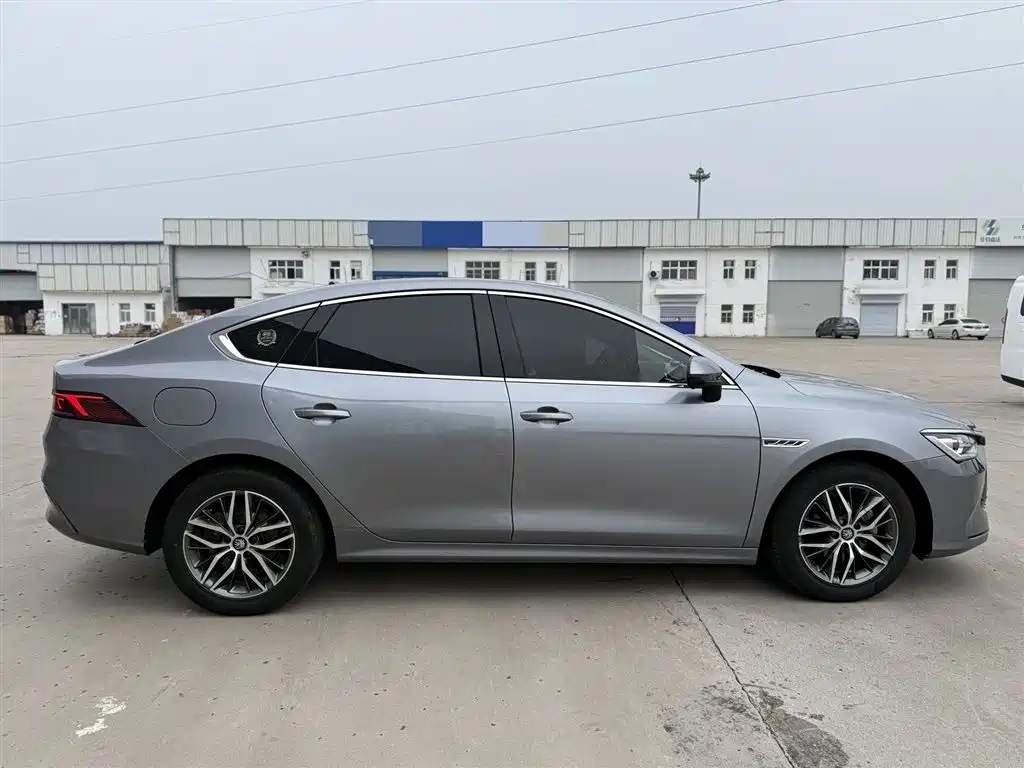 BYD Qin PLUS 2023 — фото 7