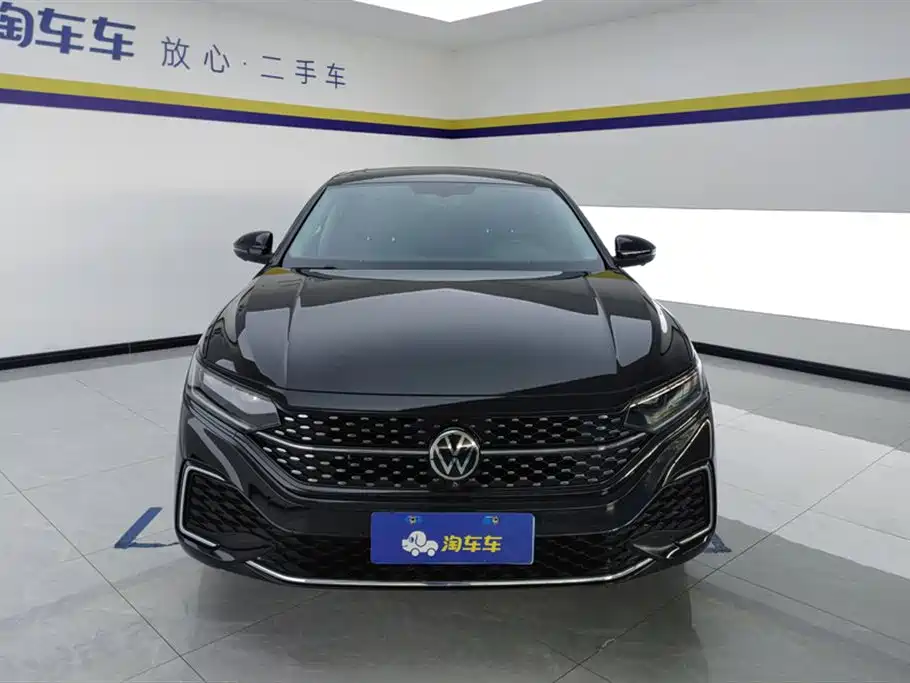 Volkswagen Passat 2024