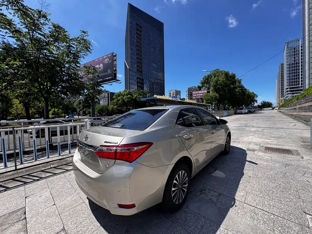 Toyota Corolla 2018 — фото 12