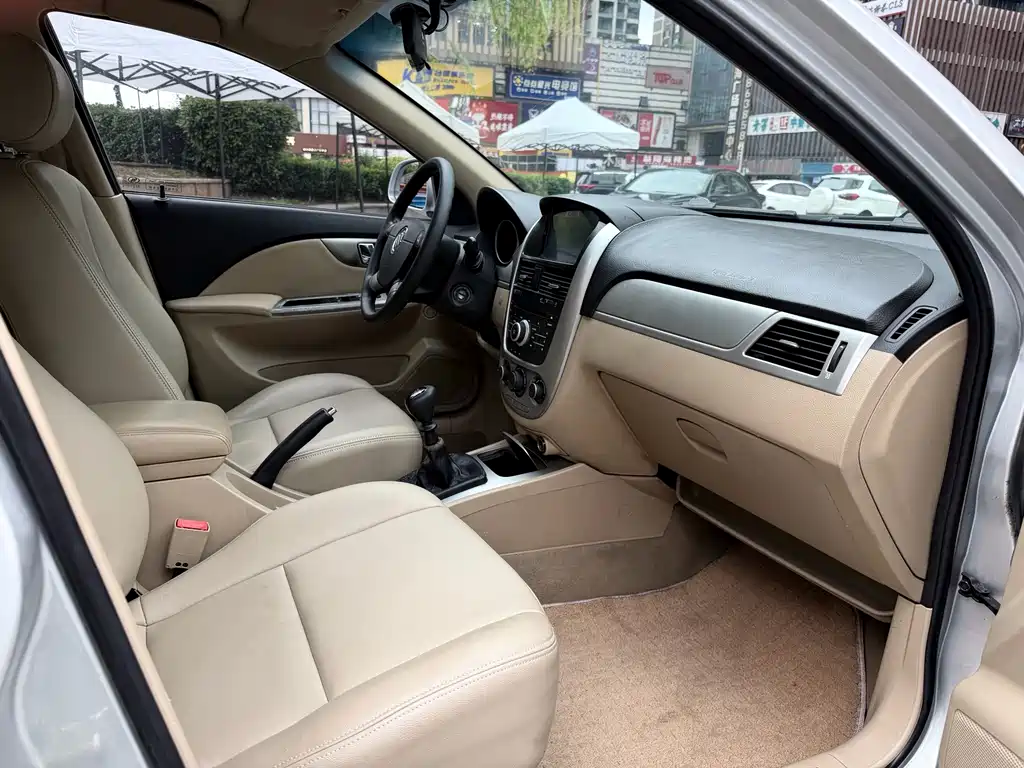Buick Excelle 2013 — фото 10