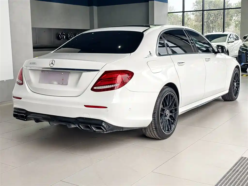 Mercedes-Benz E-Class 2020 — фото 25