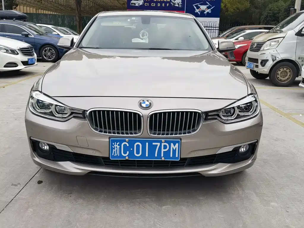 BMW 3 Series 2019 — фото 1