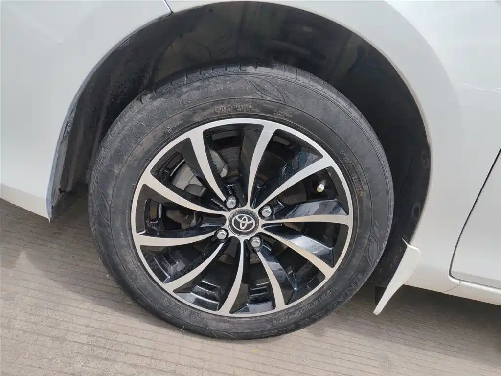 Toyota Yaris L 2019 — фото 23
