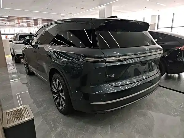 NIO ES8 2023