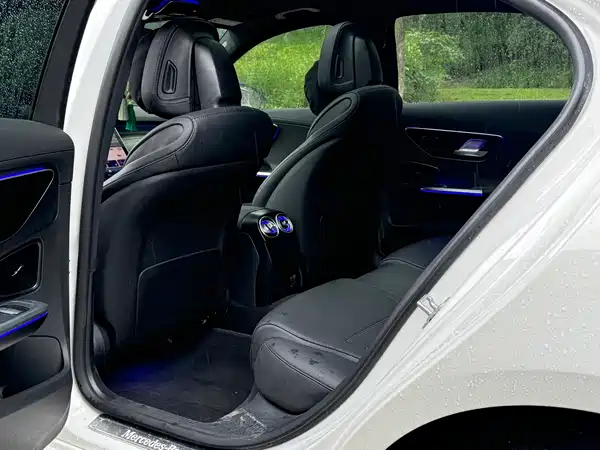 Mercedes-Benz C-Class 2024
