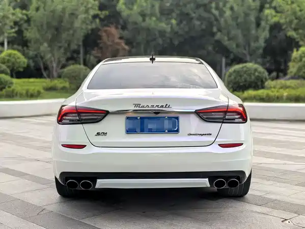 Maserati Quattroporte 2015
