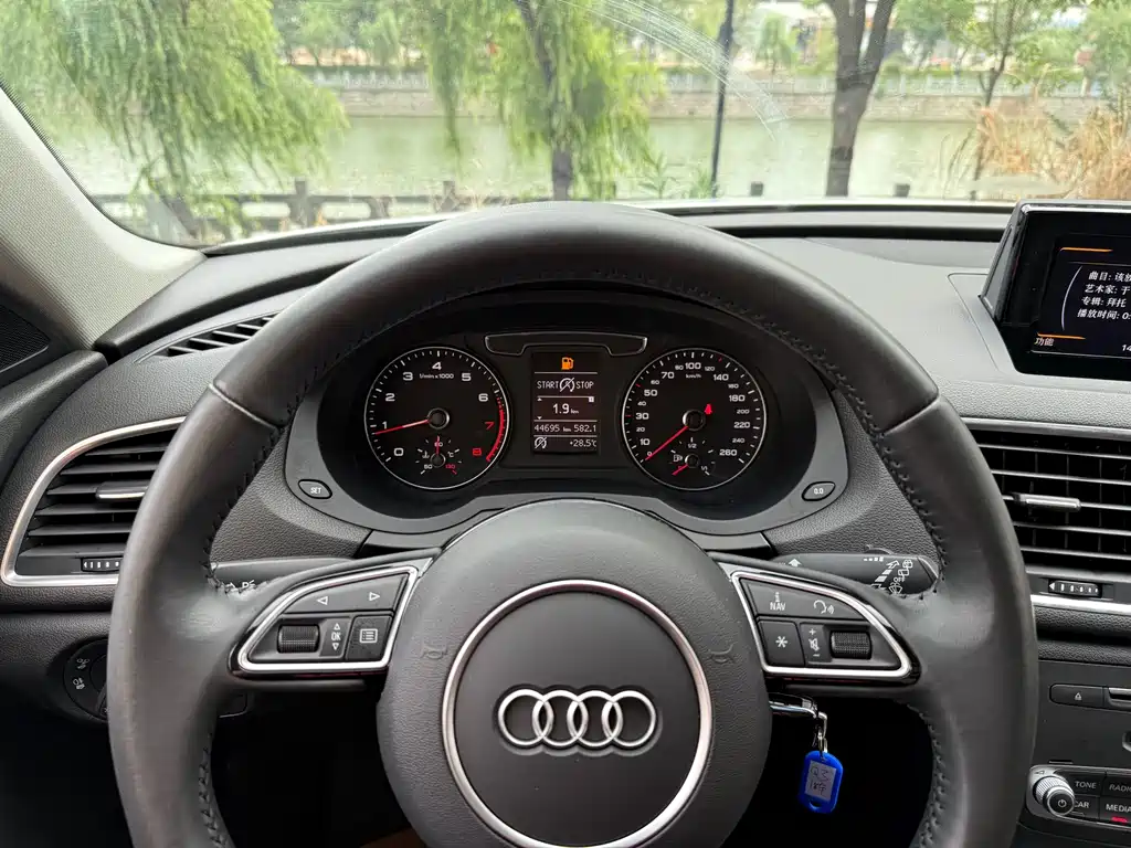 Audi Q3 2018 — фото 13