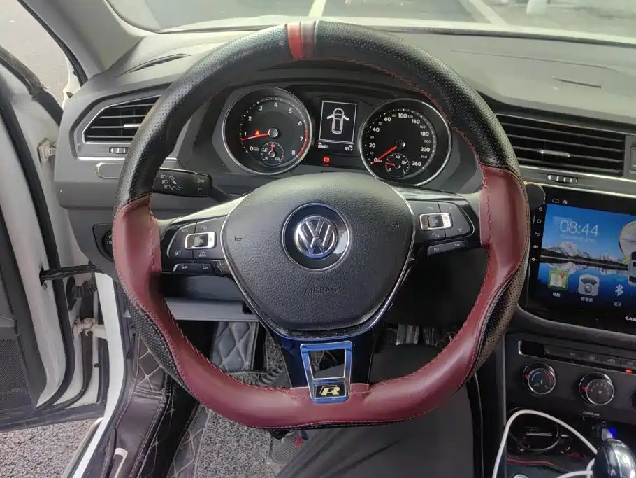 Volkswagen Tiguan L 2017 — фото 15