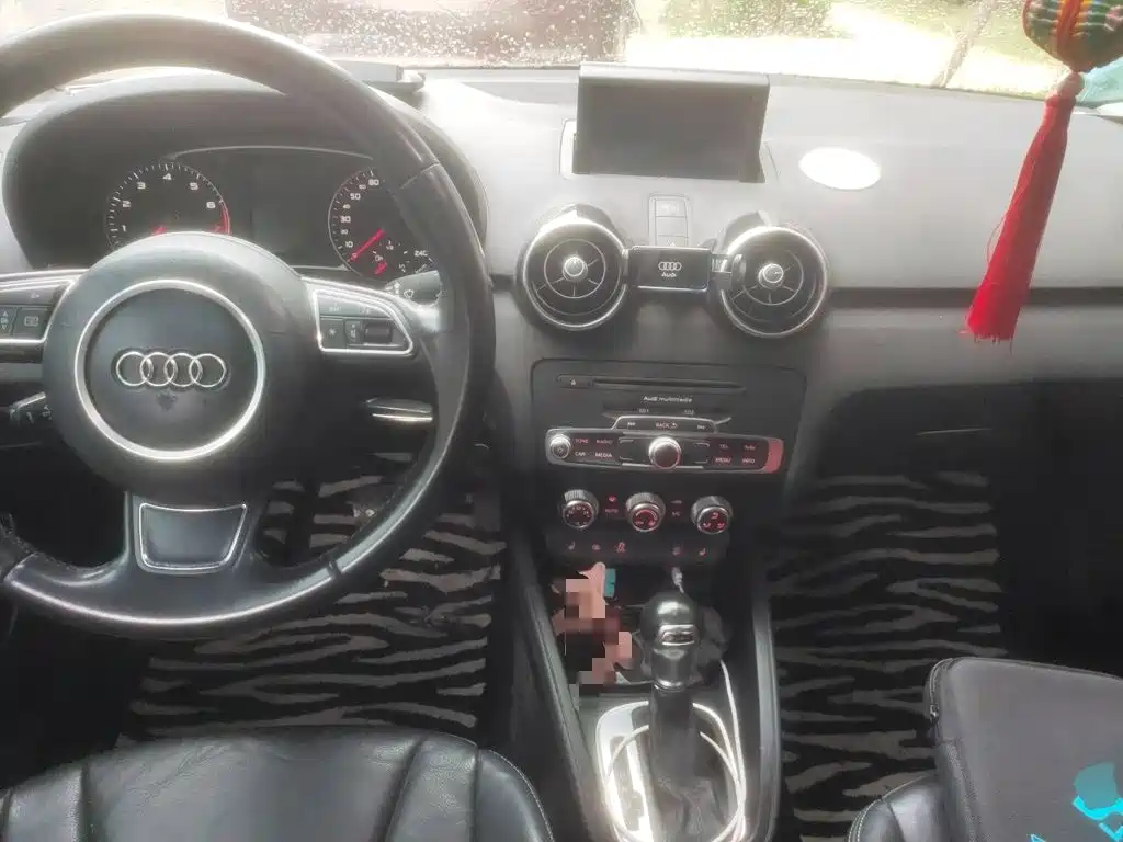 Audi A1 2014 — фото 10