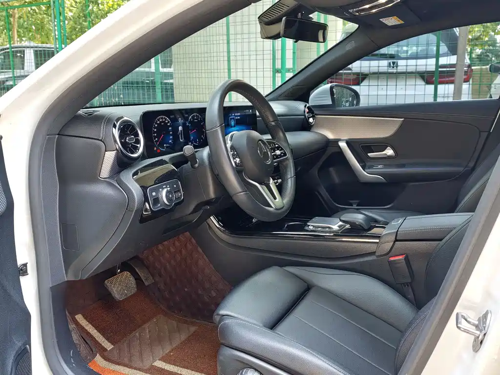 Mercedes-Benz A-Class 2020 — фото 9