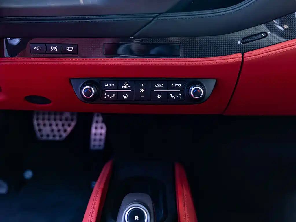 Ferrari F8 2022 — фото 10