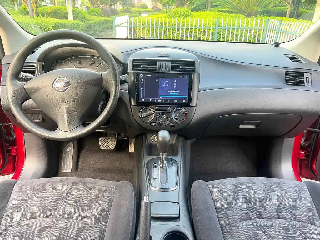Nissan Tiida 2014