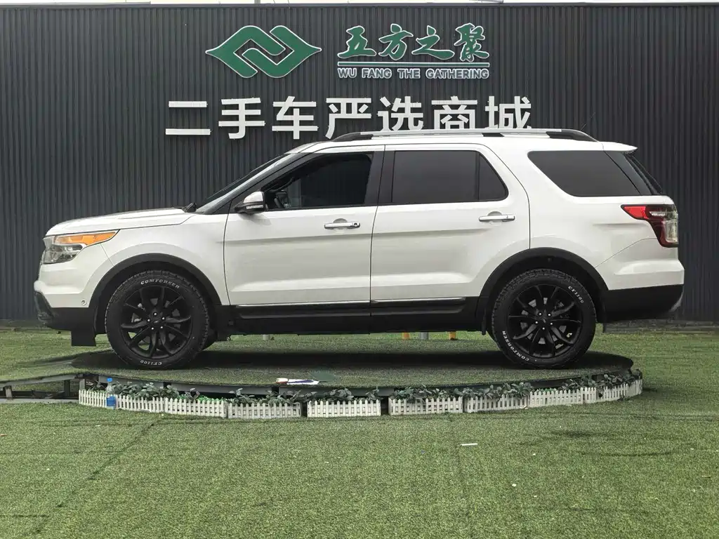 Ford Explorer 2015 — фото 23