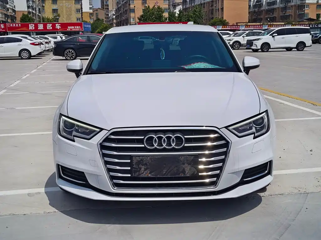 Audi A3 2019 — фото 2