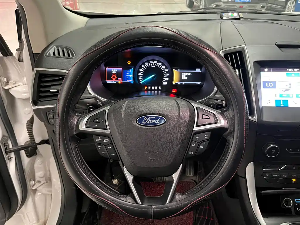 Ford Edge 2016 — фото 8