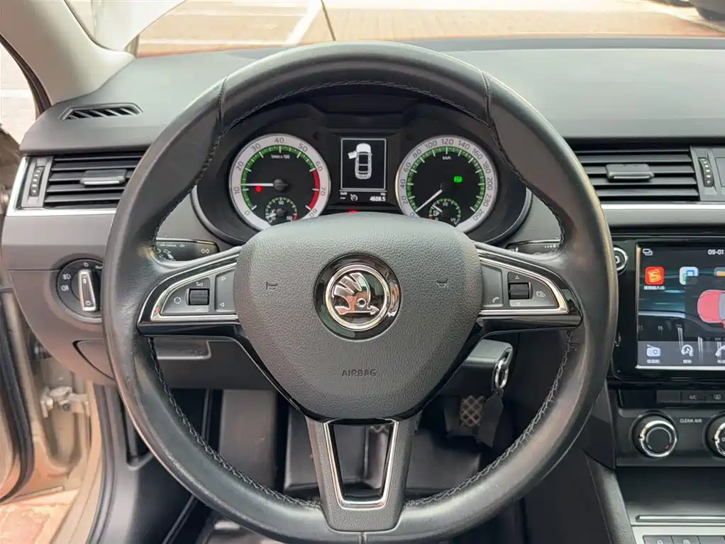Skoda Octavia 2018 — фото 3
