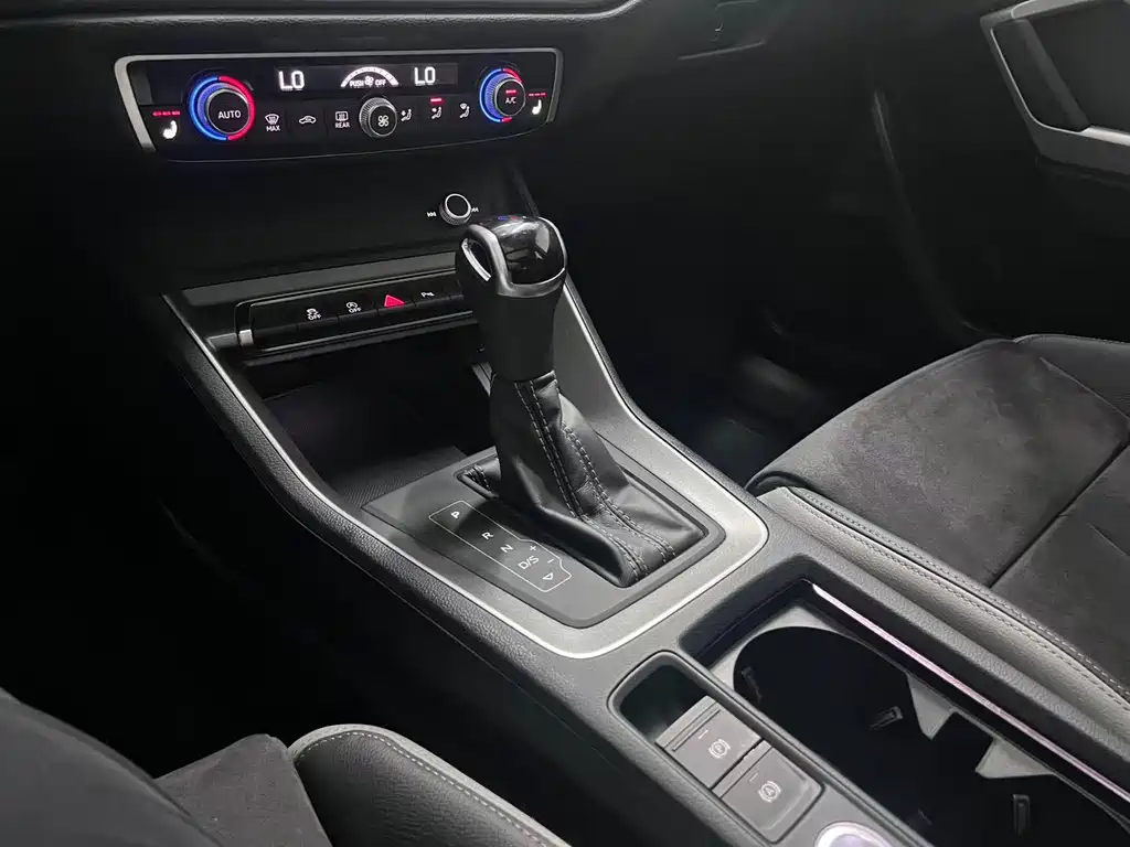 Audi Q3 2022 — фото 13