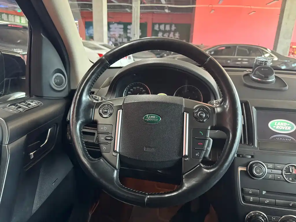 Land Rover Freelander 2 2013 — фото 16