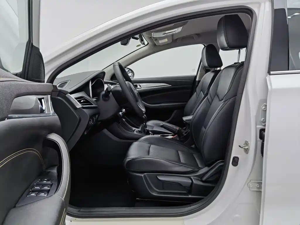 Changan Eado 2019 — фото 10