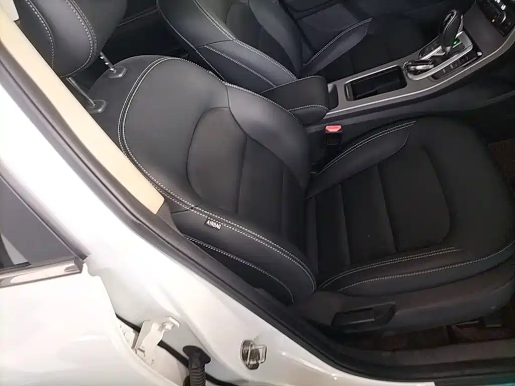 Geely Emgrand GS 2018 — фото 25