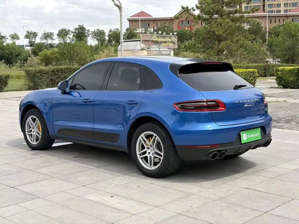 Porsche Macan 2017 — фото 11