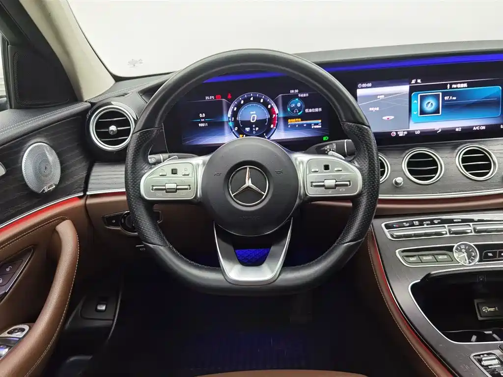 Mercedes-Benz E-Class 2019 — фото 11