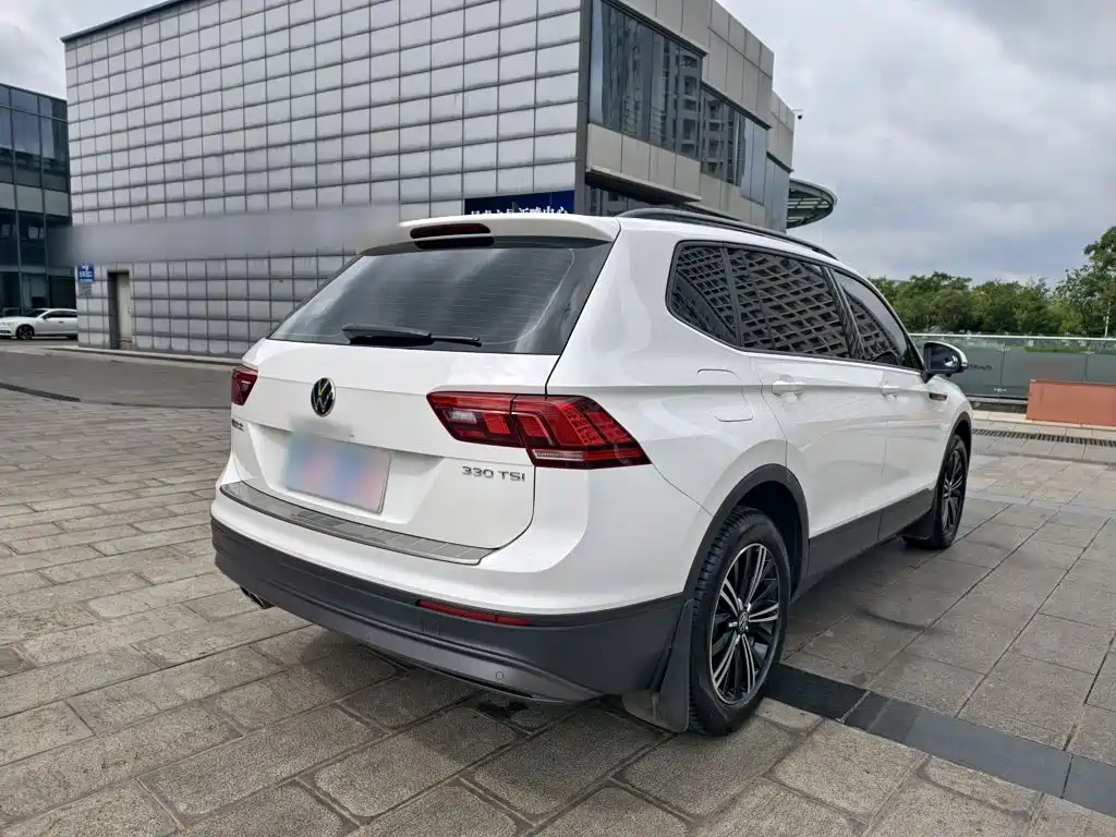 Volkswagen Tiguan L 2021 — фото 9