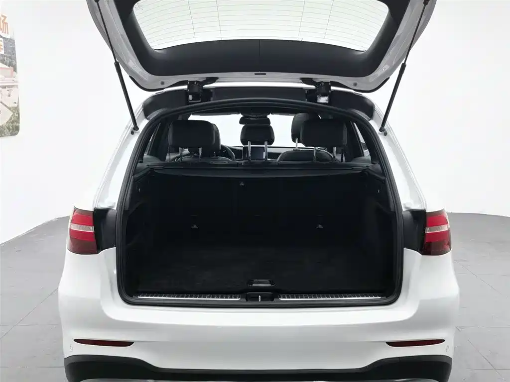 Mercedes-Benz GLC 2018 — фото 16
