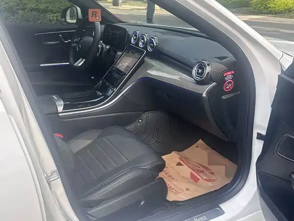 Mercedes-Benz C-Class 2025