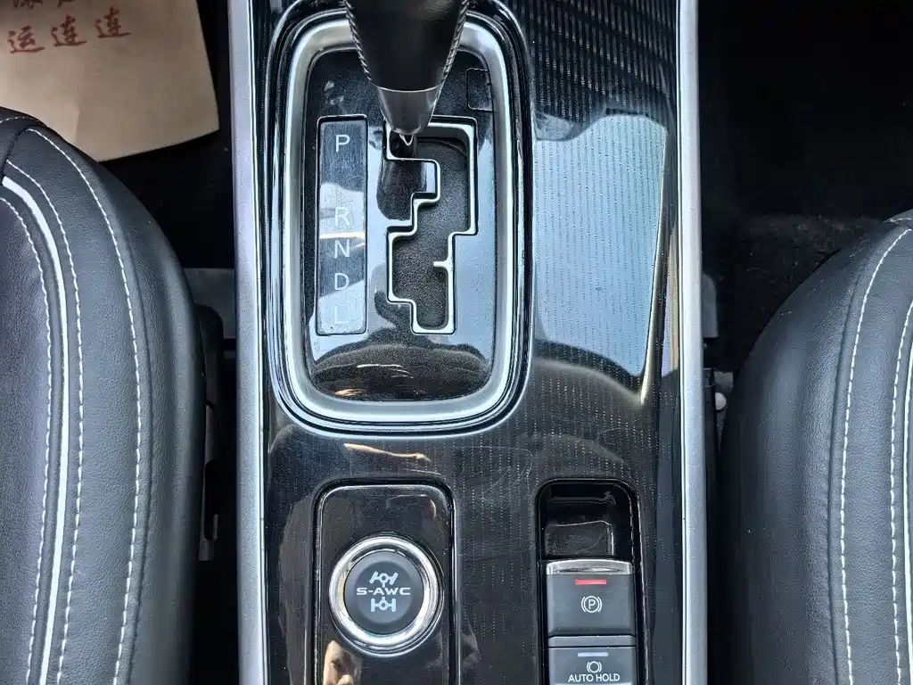 Mitsubishi Outlander 2022 — фото 15