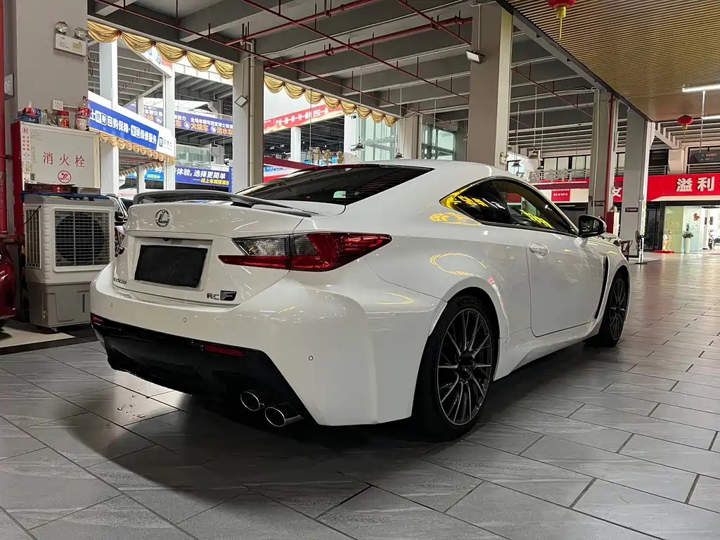 Lexus RC F 2015 — фото 3